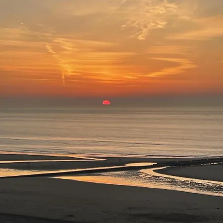 Happy In - Lovely With Seaview At The